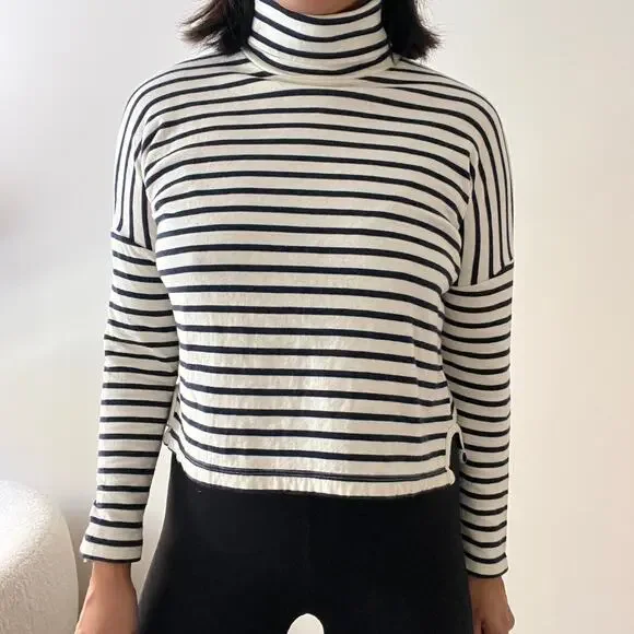 Madewell Striped White & Navy Blue Cropped Turtleneck Sweater Size XS - Picture 7 of 13